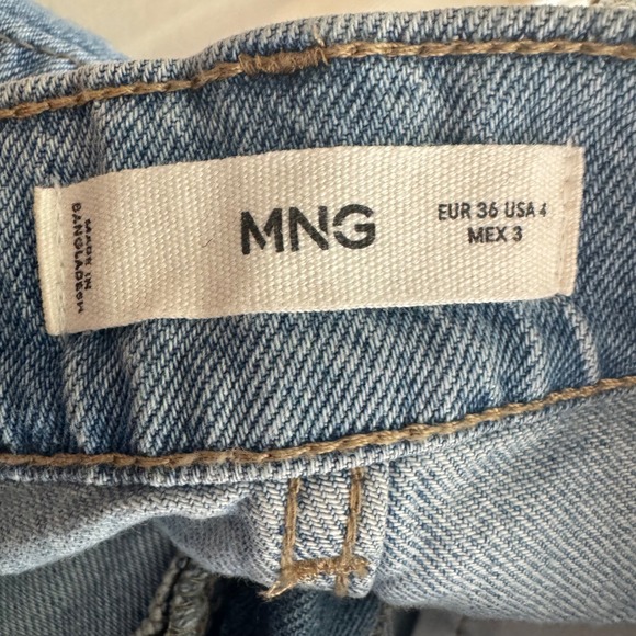 MNG‎ Denim Pleated High Waist Shorts Light Wash Women's Size 4 - Picture 3 of 4